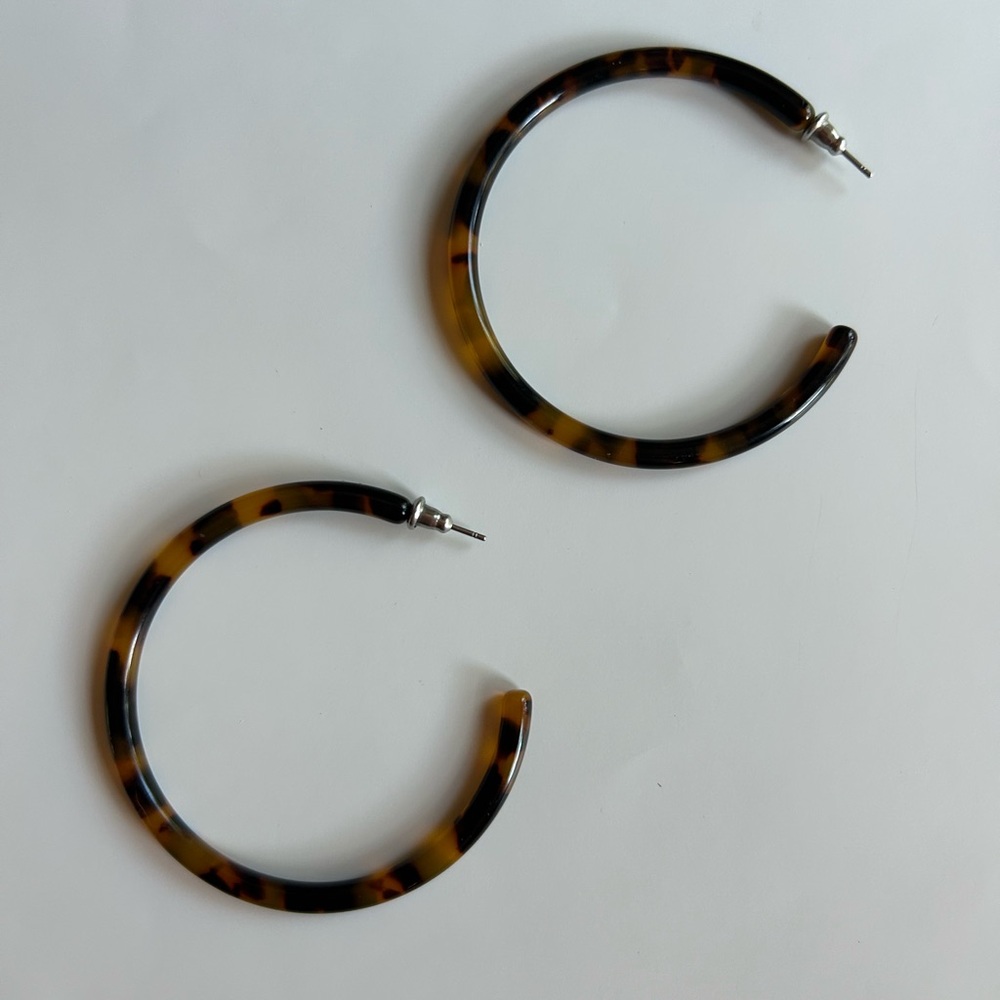 Machete Tortoiseshell Hoop Earrings